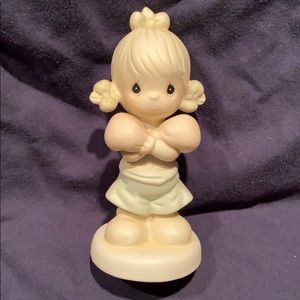 Precious Moments Faith is a Victory 1989